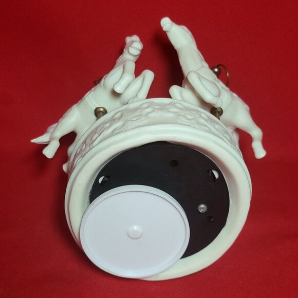 Vintage Musical Box Three Horse Carousel Bisque Porcelain - Picture 4 of 11